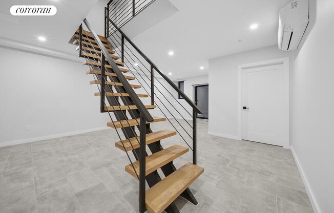 317 W 51 ST