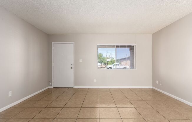 Charming 3 bed 2 bath in the heart of Phoenix!