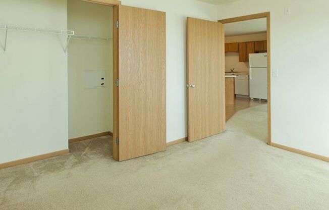 2 beds, 1 bath, 966 sqft, $1,300, Unit 221