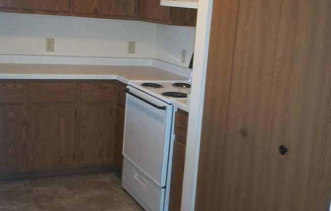 2 beds, 1.5 baths, 950 sqft, $1,094, Unit 3344 - 113