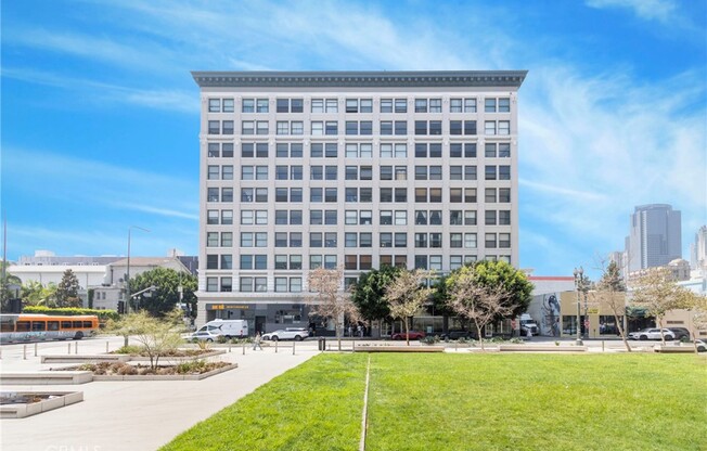 1 bed, 1 bath, 730 sqft, $2,200, Unit 410