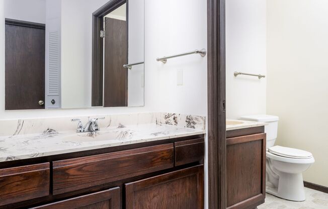 2 beds, 1 bath, 996 sqft, $1,495, Unit 335-E