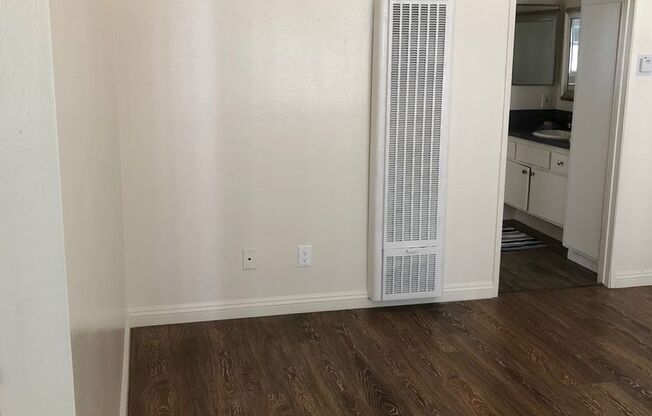 1 bed, 1 bath, 650 sqft, $1,900, Unit 112