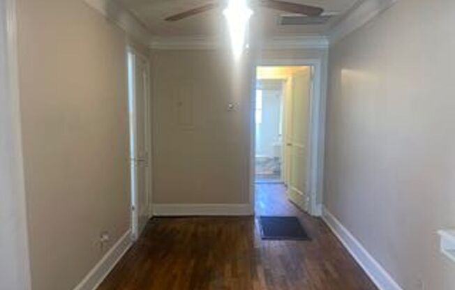 1 bed, 1 bath, $700, Unit Apt. A