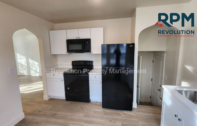 3 beds, 1 bath, 1,104 sqft, $1,395, Unit #1