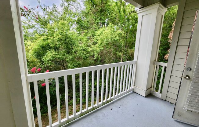 2 beds, 1 bath, $2,100, Unit #14208