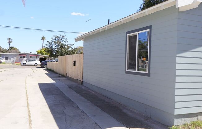 Private 1BR w/ Parking & Patio – Prime Location.