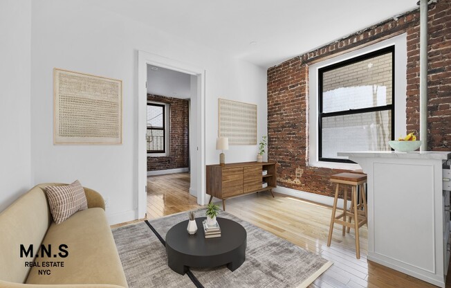 2 beds, 1 bath, $4,250, Unit 3