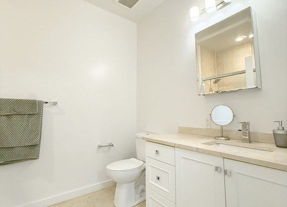 2 beds, 1 bath, 730 sqft, $4,600, Unit 406