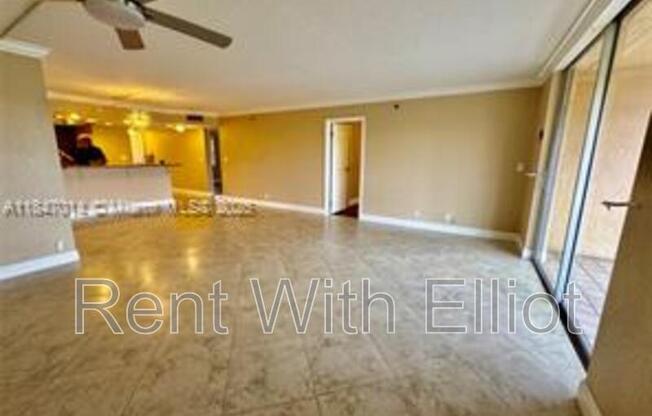 3100 W Rolling Hills Cir