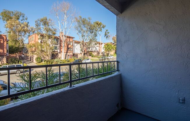 2 beds, 2 baths, 780 sqft, $2,595, Unit B100