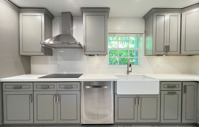 Beautifully appointed 4 Bedrooms, 2 Bathrooms 2300 sf single-family home, Hollywood, Florida