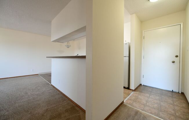 1p023 - Ivy Crest Apartments