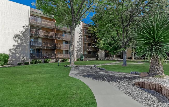Villa Apartments - Apartment Living in Albuquerque, NM