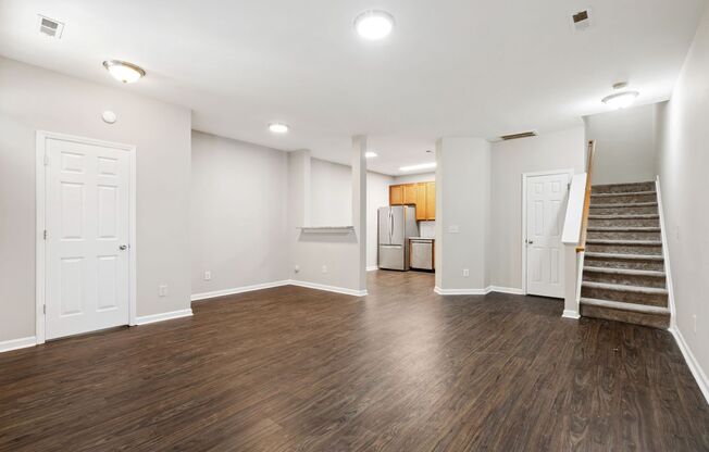 Raleigh Retreat: Modern 3BR Townhome with Stylish Finishes