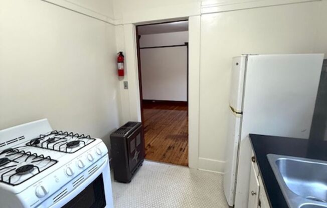 1400  Fremont