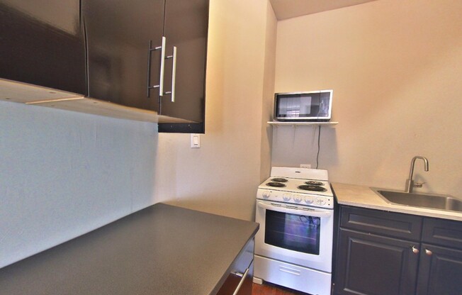 171 E 102 ST