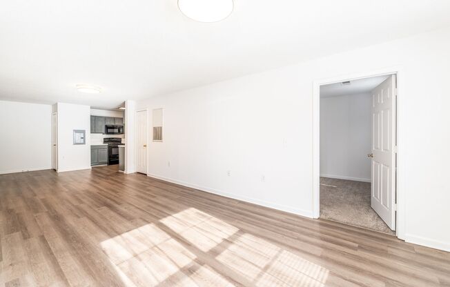 3 beds, 3 baths, 1,172 sqft, $1,700, Unit 1915G-JS