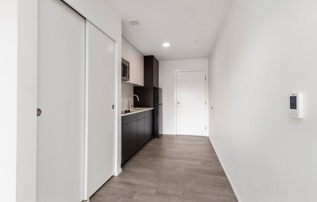 Studio, 1 bath, 322 sqft, $1,395, Unit 311