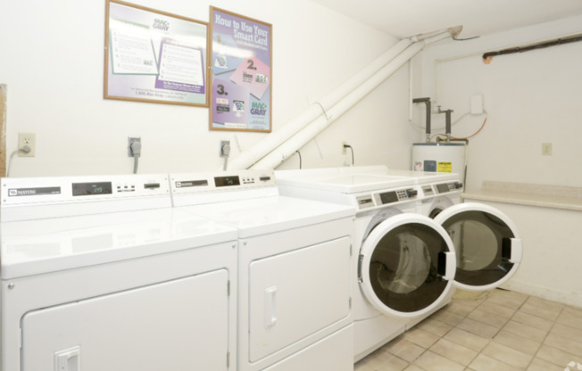 2 beds, 2 baths, 1,000 sqft, $1,325, Unit 303