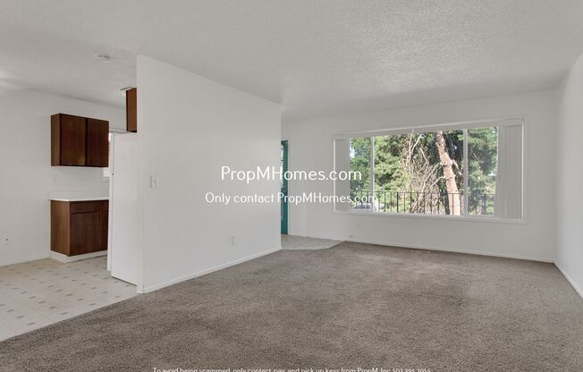 Cozy Beaverton Two Bedroom Apartment in a Four-Plex!
