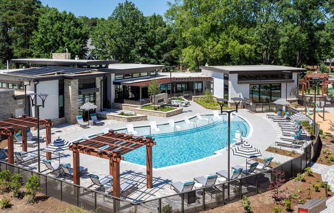 Garden at Link Apartments® Linden, Chapel Hill