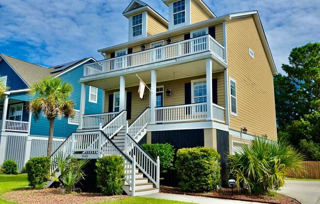 Elevated Four Bedroom in Rivertowne Country Club - Mt. Pleasant