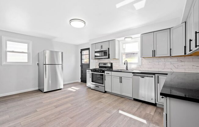 Stunning 2 bedroom home in Homestead available June 15!