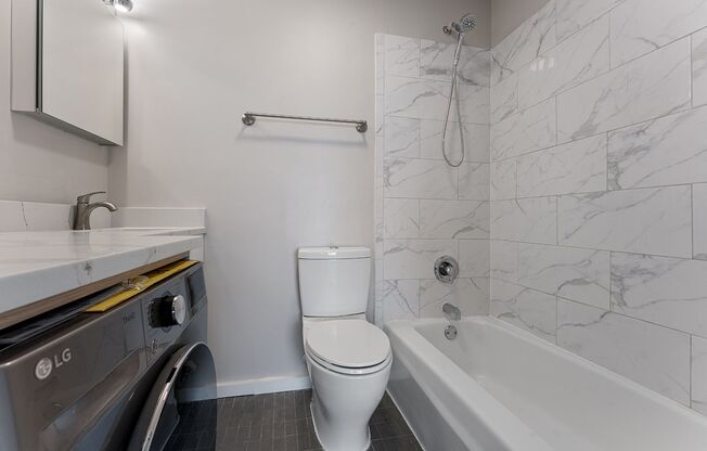 1 bed, 1.5 baths, 662 sqft, $2,400, Unit 26L