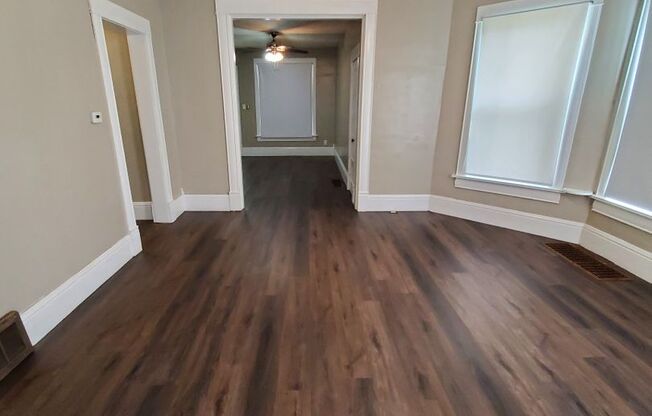 2 beds, 1 bath, $795, Unit 1005 Main Floor