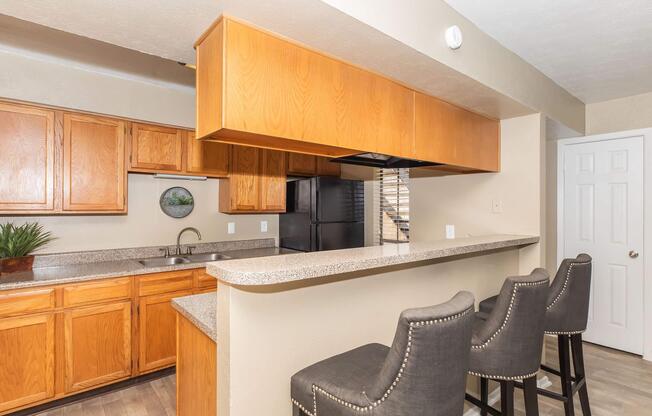 2 beds, 2 baths, 975 sqft, $1,330