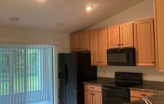 3 beds, 2 baths, 1,600 sqft, $1,590