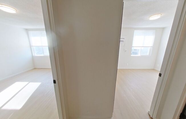 2 beds, 1 bath, 647 sqft, $1,600, Unit 34B