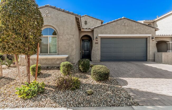 1882 N 140th Dr, Goodyear - Gorgeous Townhome in Gated Community