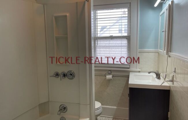 3 beds, 1 bath, $1,575, Unit 53 Morningside Park