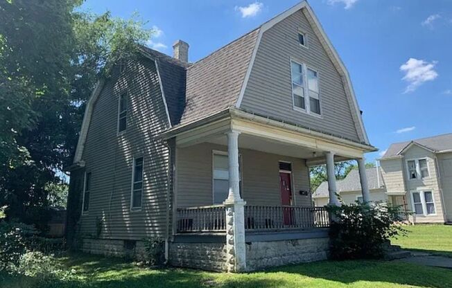 NEW LISTING!! 3 Bedroom 1 Bath