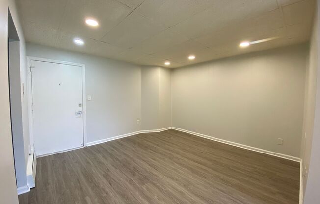1 bed, 1 bath, 600 sqft, $1,450, Unit D - 14
