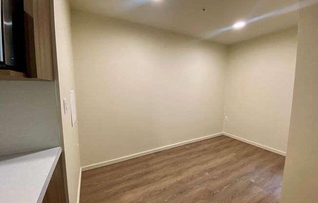 Studio, 1 bath, 175 sqft, $1,255, Unit 210