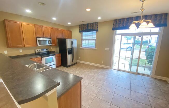 2bd/2.5ba Townhome in Mooresville w/ 1 car Garage, Community Pool & Clubhouse