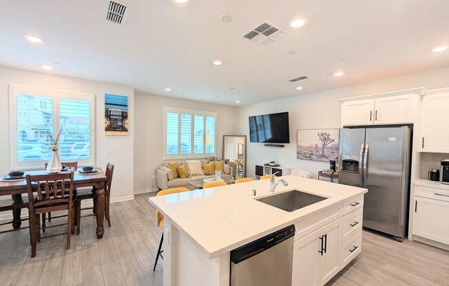 3 beds, 2.5 baths, $2,550, Unit # 67104