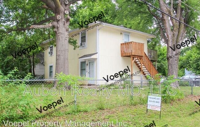8738 E THOMPSON AVE