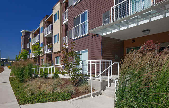 Elegant Exterior View Of Property at Riverwalk, Eugene, 97401