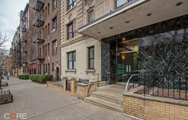 140 CLAREMONT AVE 
