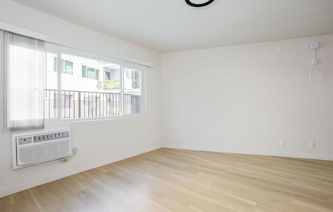 Studio, 1 bath, 263 sqft, $1,399, Unit 122