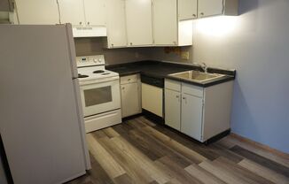 2 beds, 1 bath, 800 sqft, $950, Unit 10