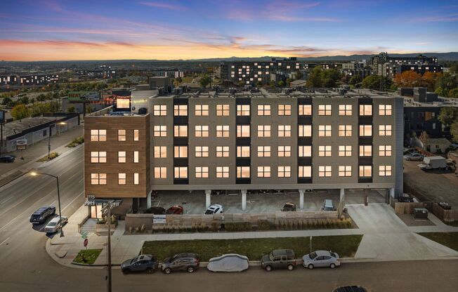 2 beds, 2 baths, 998 sqft, $1,895, Unit 307