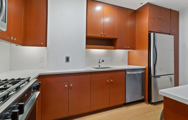 1 bed, 1.5 baths, $3,200, Unit Unit 716