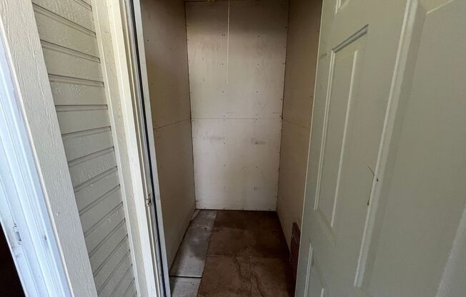 2 beds, 2 baths, $1,650, Unit # #R 33