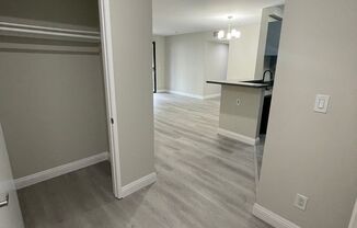 Hawthorne Regency Apartments