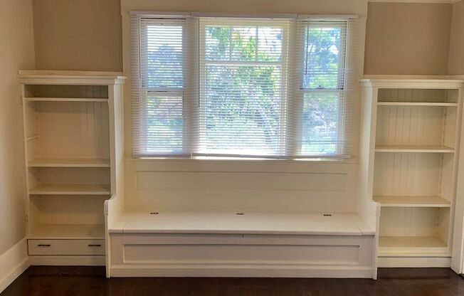 Old World Charm in Cortez Hills!